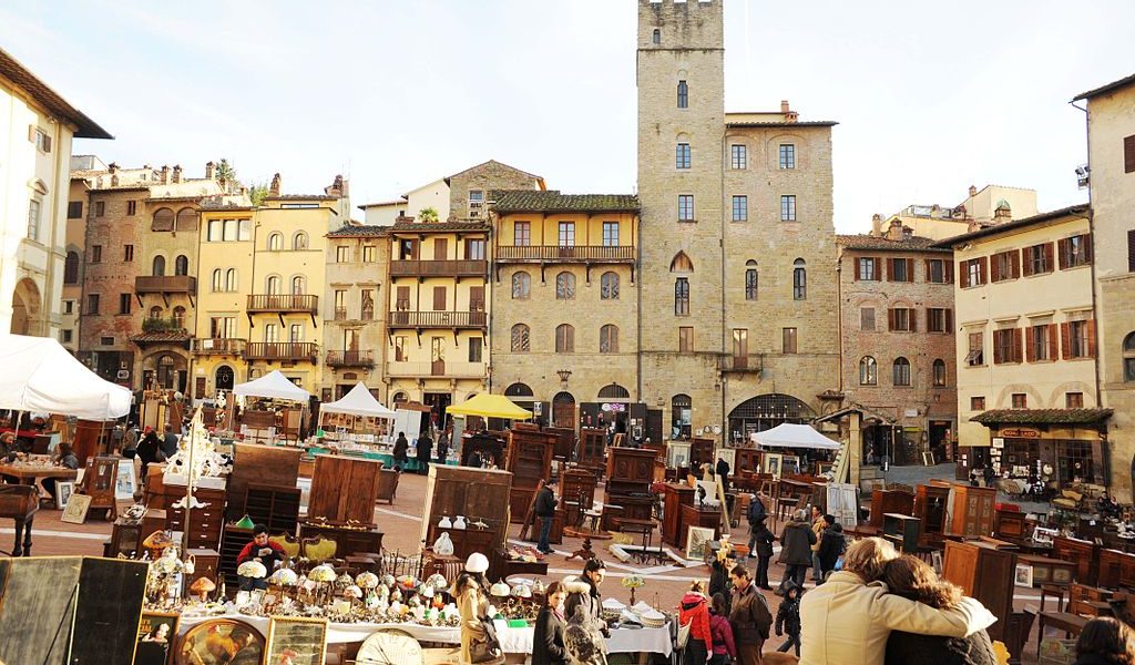 Antiquaria-Arezzo-Piazza-Grande